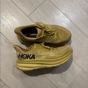Golden Lichen Hoka Clifton 9s
